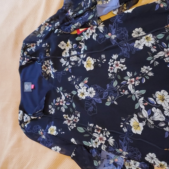 Vince Camuto Floral Print Dress - Picture 5 of 10